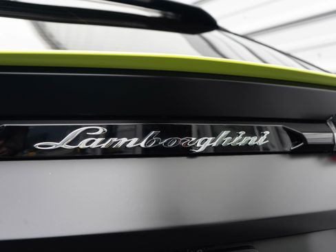 Used 2021 Lamborghini Urus AWD/4WD image 35
