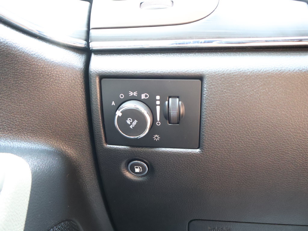 Used 2022 Jeep Grand Cherokee Limited w/ Tech Group AWD/4WD image 31