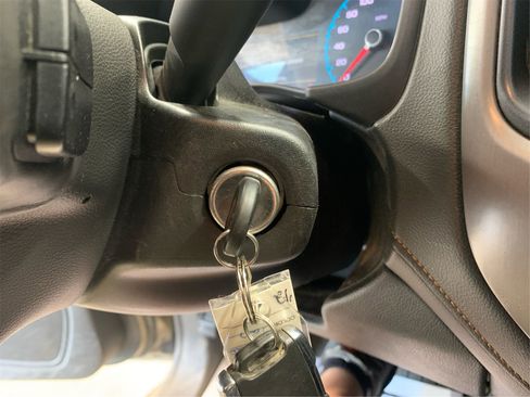 Used 2022 GMC Canyon AT4 image 26