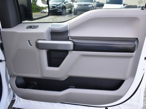 Used 2018 Ford F150 XLT w/ Equipment Group 302A Luxury AWD/4WD image 38