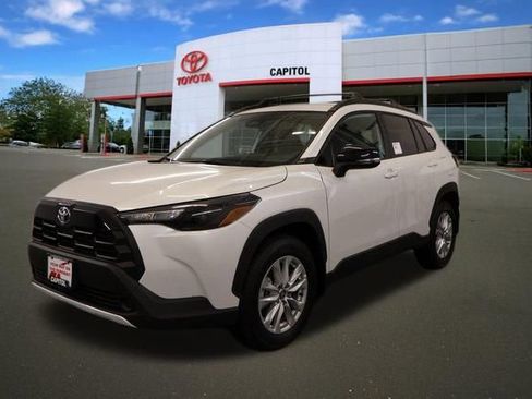 New 2026 Toyota Corolla Cross LE image 5