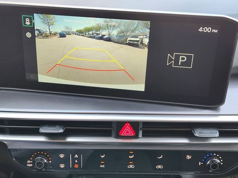 New 2026 Kia Sorento LX FWD image 14