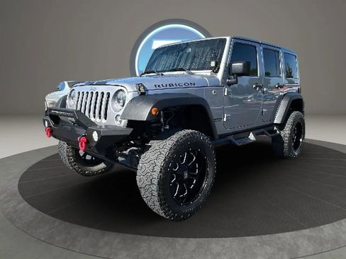 Used 2016 Jeep Wrangler Unlimited Rubicon w/ Connectivity Group AWD/4WD image 18