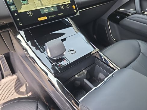 Used 2024 Land Rover Range Rover Sport Dynamic SE image 28