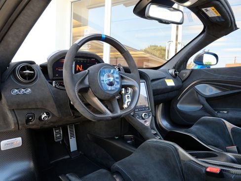 Used 2022 McLaren 765LT RWD image 41