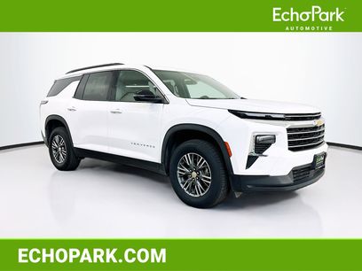 Used 2025 Chevrolet Traverse LT