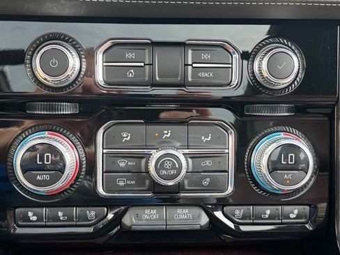 Used 2023 GMC Yukon XL Denali Ultimate image 33