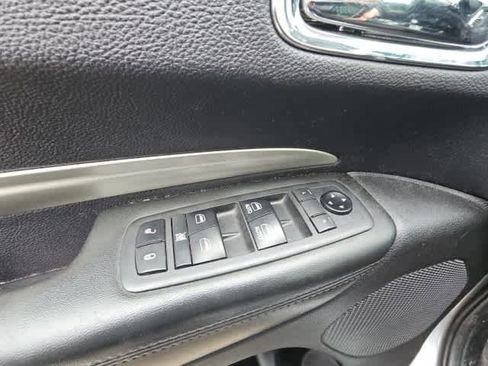 Used 2018 Dodge Durango SXT w/ 3rd Row Seating Group image 8