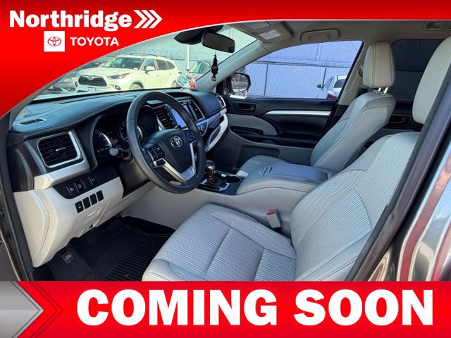 Used 2017 Toyota Highlander Plus FWD image 5