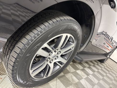 Used 2024 Ford Expedition Limited image 38