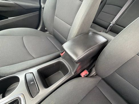 Used 2017 Chevrolet Cruze LT w/ Sun And Sound Package FWD image 20