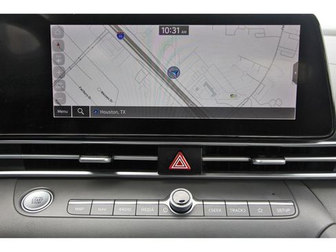 Used 2023 Hyundai Elantra SEL w/ Convenience Package image 25