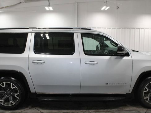 Used 2023 Jeep Wagoneer L Series III w/ Preferred Equipment Group image 11