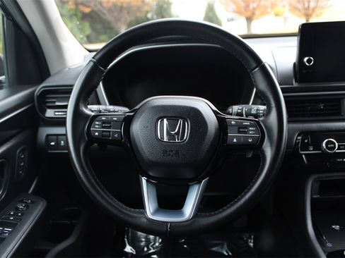 Used 2024 Honda Pilot EX-L image 18