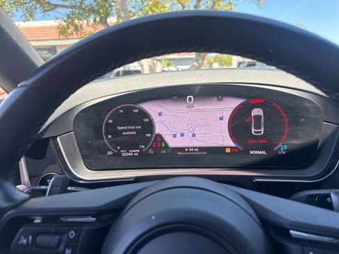 Used 2024 Porsche Cayenne Coupe image 16