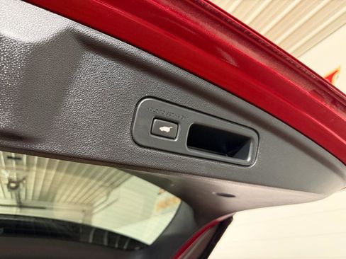 Used 2023 Acura MDX SH-AWD image 38