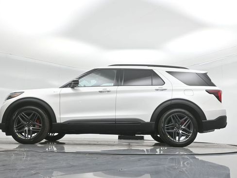 New 2025 Ford Explorer ST-Line w/ Premium Package image 6