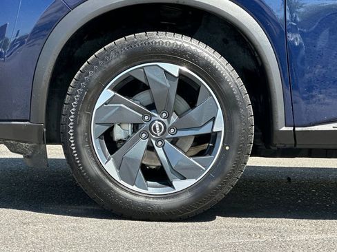 Used 2024 Nissan Rogue SV AWD/4WD image 27