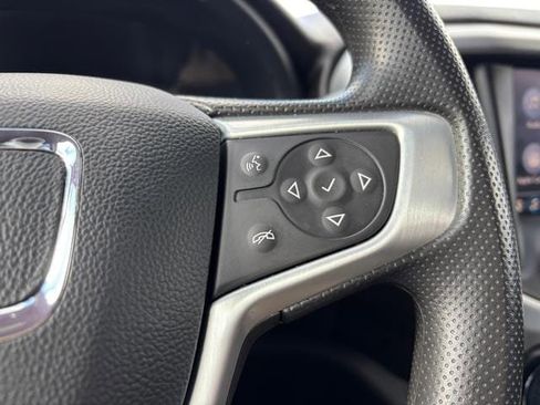 Used 2023 GMC Acadia SLE image 22