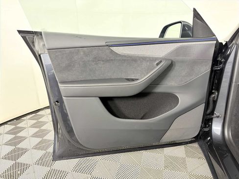 Used 2026 Tesla Model Y 2WD image 8