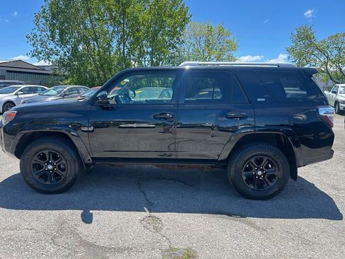 Used 2014 Toyota 4Runner SR5 AWD/4WD image 2