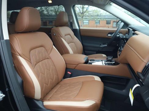 New 2026 Nissan Pathfinder Platinum image 21