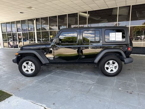 Used 2020 Jeep Wrangler Unlimited Sport S AWD/4WD image 12
