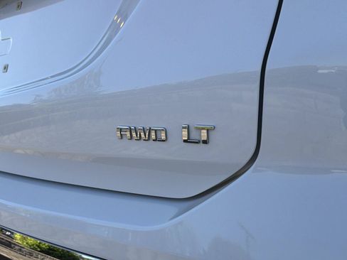 Used 2018 Chevrolet Equinox LT AWD/4WD image 11