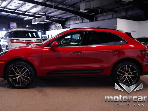 Used 2025 Porsche Macan AWD/4WD image 4