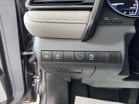 Used 2020 Toyota Camry XLE image 20