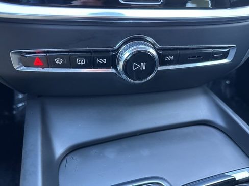 Certified 2024 Volvo S60 B5 Core image 24