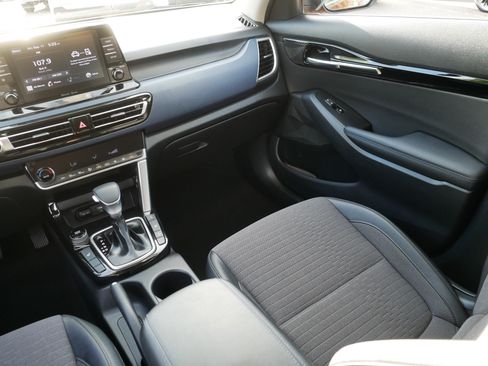 Used 2023 Kia Seltos S AWD/4WD image 11
