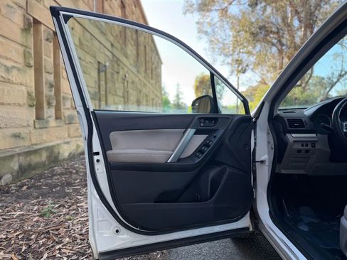 Used 2014 Subaru Forester 2.5i Premium w/ Popular Package #2 image 7