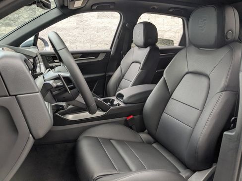 New 2026 Porsche Cayenne AWD/4WD image 5
