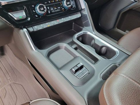 Used 2024 GMC Sierra 2500 Denali w/ Denali Reserve Package image 17