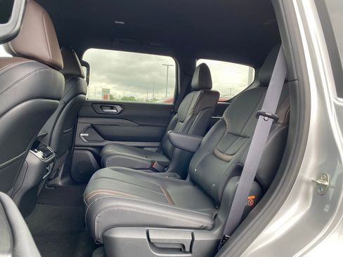 New 2025 Nissan Armada SL w/ Captain's Chari Seat Package image 16