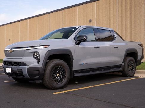 New 2025 Chevrolet Silverado EV LT image 3