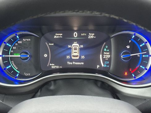 Used 2024 Chrysler Pacifica Select image 30