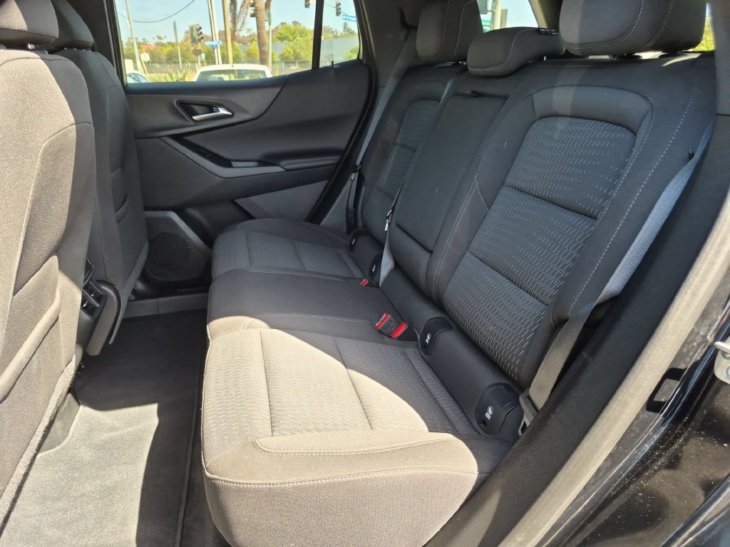 Used 2025 Chevrolet Equinox LT AWD/4WD image 28