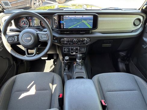 Used 2024 Jeep Gladiator Sport image 20