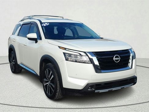 Used 2024 Nissan Pathfinder Platinum w/ Cargo Package image 1
