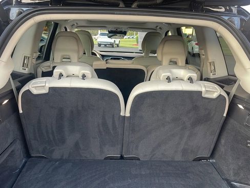 Used 2020 Volvo XC90 T6 Momentum image 10