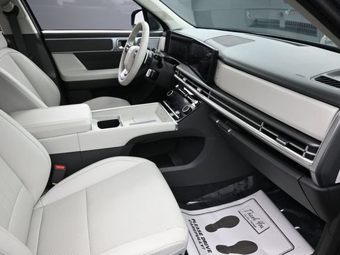 Used 2025 Hyundai Santa Fe SEL FWD image 32