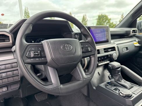 Used 2025 Toyota Tacoma SR5 AWD/4WD image 21
