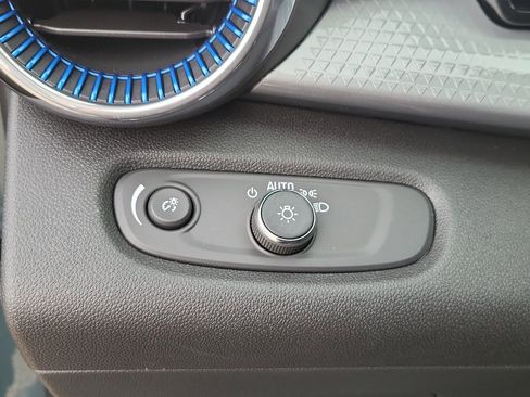 Used 2026 Chevrolet Trax LT w/ LT Convenience Package image 21