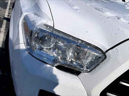 Used 2019 Toyota Tacoma SR w/ SR Convenience Package image 33