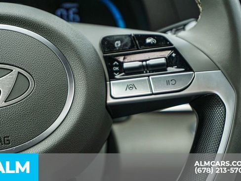 Used 2025 Hyundai Elantra Sport image 30