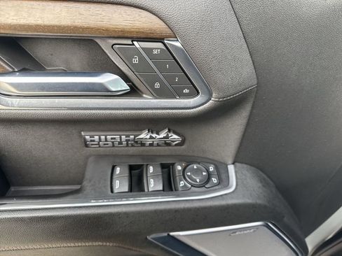 Certified 2024 Chevrolet Silverado 1500 High Country w/ High Country Premium Package AWD/4WD image 17