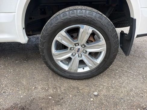 Used 2018 Ford F150 Platinum w/ Technology Package AWD/4WD image 31