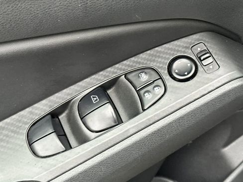 Used 2024 Nissan Altima 2.5 SV image 13